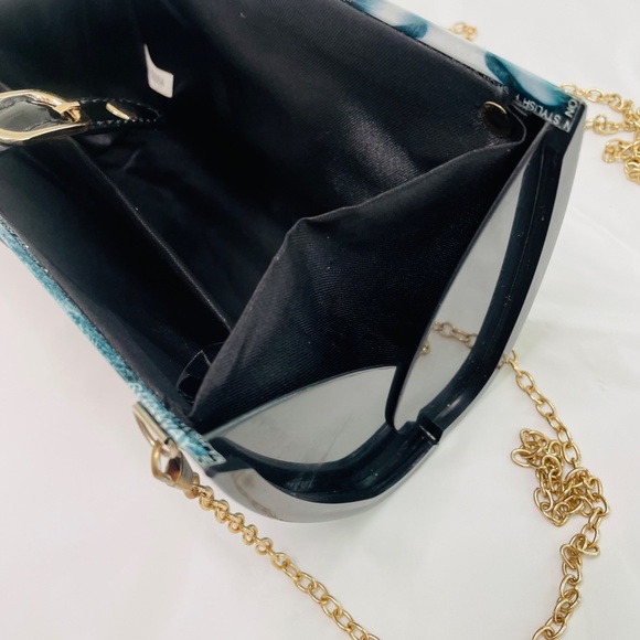 Fashion Magazine Clutch - Picture 3 of 8